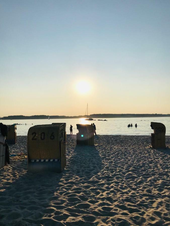 Liegeplatz Twee Apartamento Laboe Exterior foto